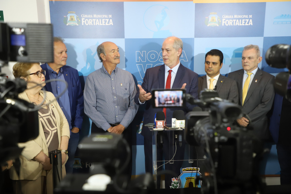 Ciro participou de evento nesta sexta-feira na Câmara Municipal de Fortaleza