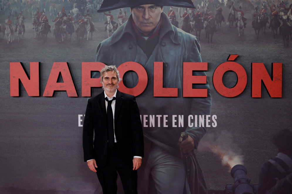 Joaquin Phoenix é Napoleão Bonaparte nos cinemas (Foto: OSCAR DEL POZO / AFP)
