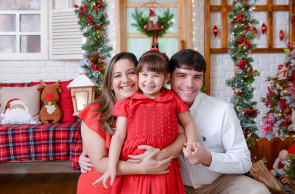 Suiany e Hamilton Soares celebram o Natal com a filha