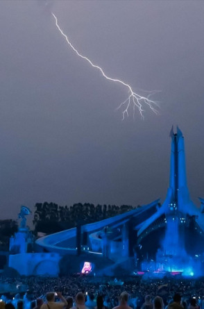 Em outubro, segundo dia do festival Tomorrowland foi cancelado devido a fortes chuvas