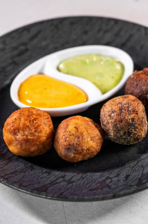 Solteirinho, com croquetes de sol e de feijoada, no restaurante AQuitanda