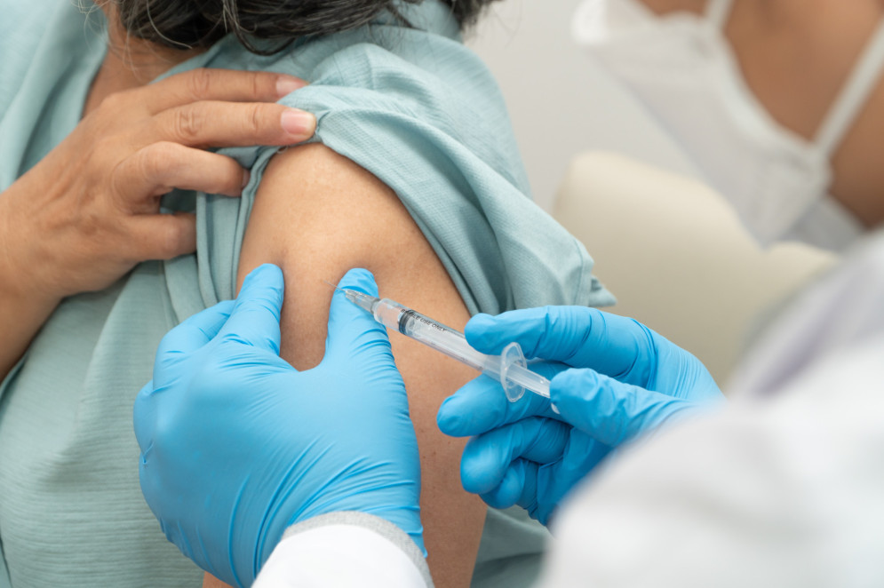 Pacientes idosas também precisam tomar vacina para a prevenção do HPV(Foto: Prot Tachapanit / Adobe Stock)