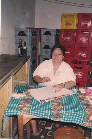 Dona Mocinha, do Bar da Mocinha, que se transformou num polo carnavalesco em Fortaleza (Foto: Bar da Mocinha/Acervo pessoal)