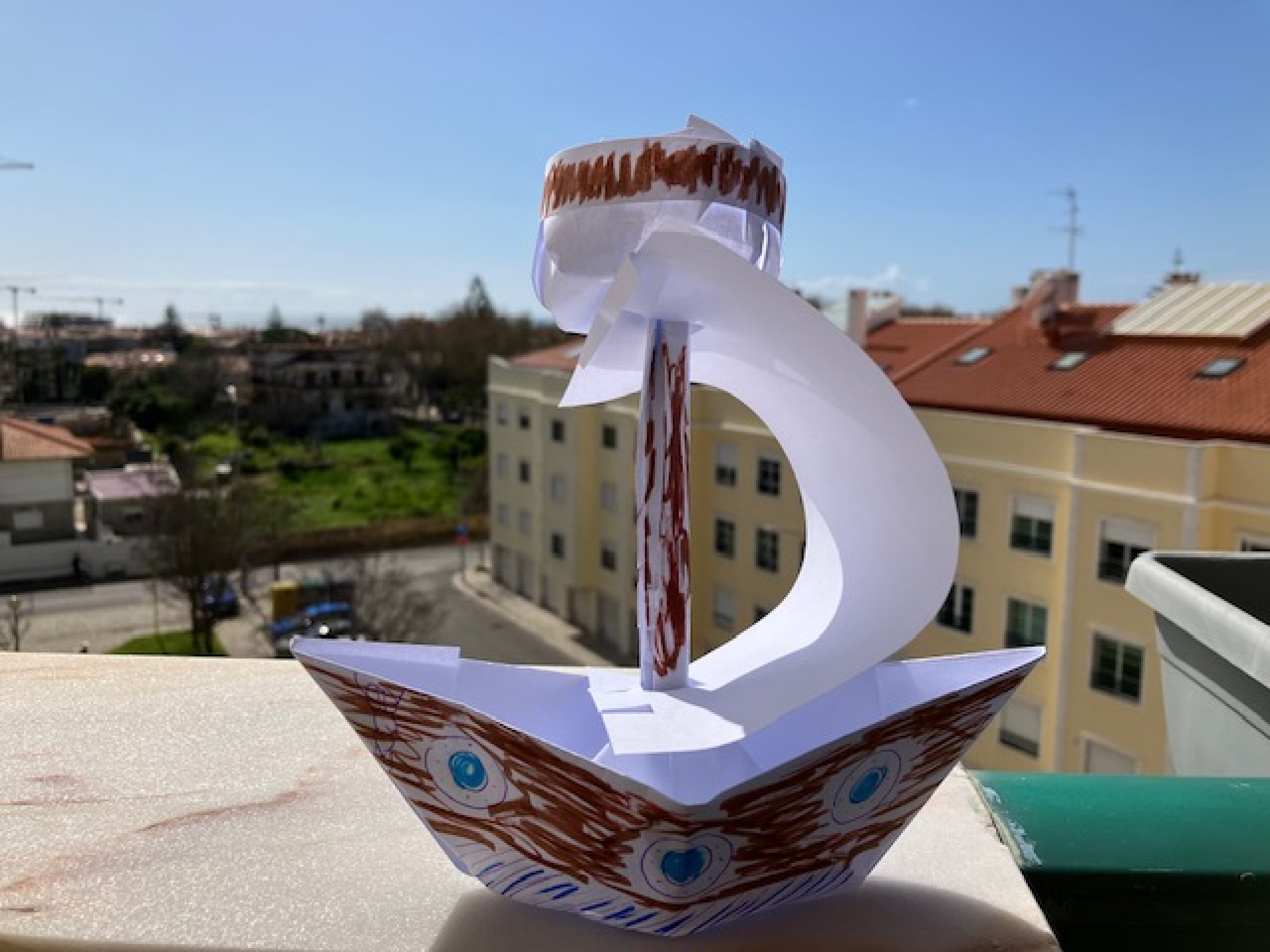 Barco de papel, um presente de neto-criança (Foto: Ariadne Araújo)