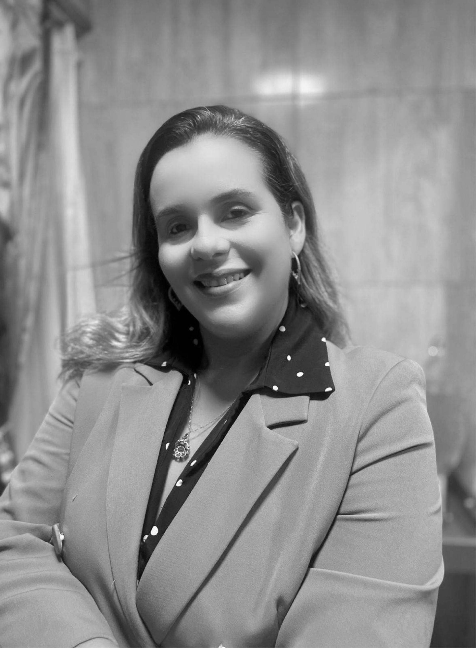 Helaine Cristina Pinheiro Fernandes, é Mestranda em Direito da UFC, Oficiala de Justiça do Tribunal de Justiça do Ceará e Mãe atípica.
 (Foto: Arquivo Pessoal)