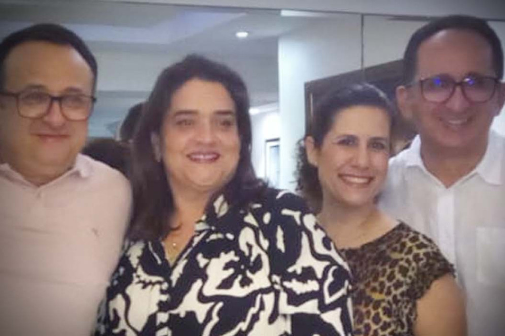 Todos Vasconcelos: Inês, Vasco, o folhinhante, com os sempre solícitos Claudinha e Lúcio (Foto: Arquivo Pessoal)