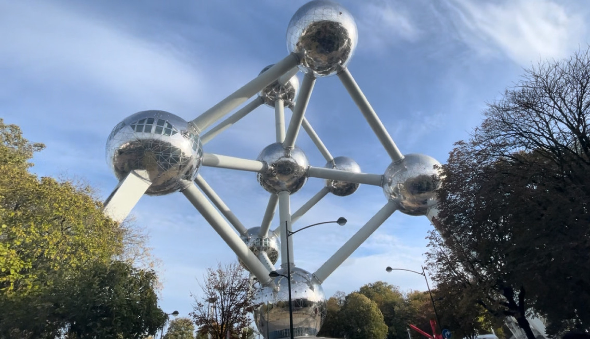 O Atomium, construído em 1958 em Bruxelas, é um dos principais cartões postais da Bélgica (Foto: Arquivo Pessoal)