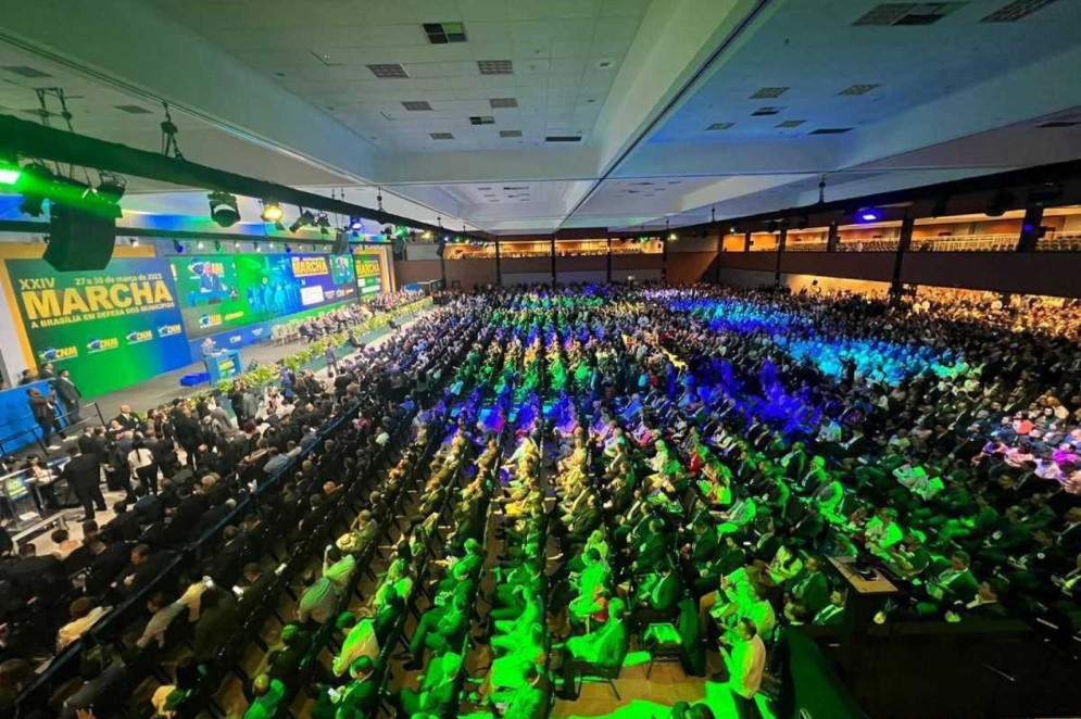 Abertura da Marcha dos Prefeitos de 2023, com mais de 10 mil pessoas