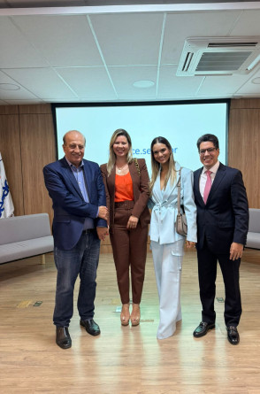 Ministro Augusto Nardes e Renata, juntamente com Aline e Andrei Aguiar.(Foto: arquivo pessoal)