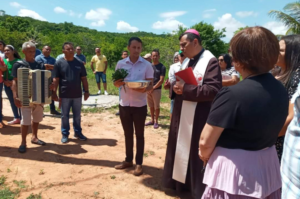 Bispo Dom Eraldo abençoa Usina Solar Bem Viver, em Matureia (PB)(Foto: Arquivo da Cooperativa Bem Viver)