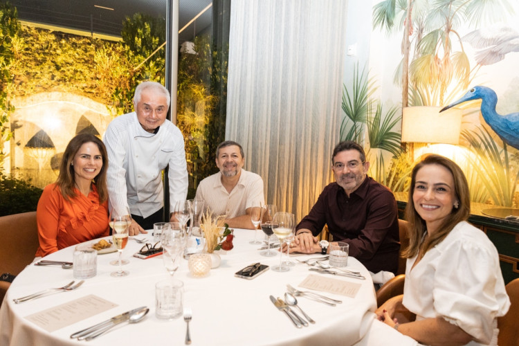 Restaurateur com Luciana Souza e Élcio Batista, Alexandre Pereira e Leiliane Vasconcelos(Foto: MANGUE AZUL/DIVULGAÇÃO)
