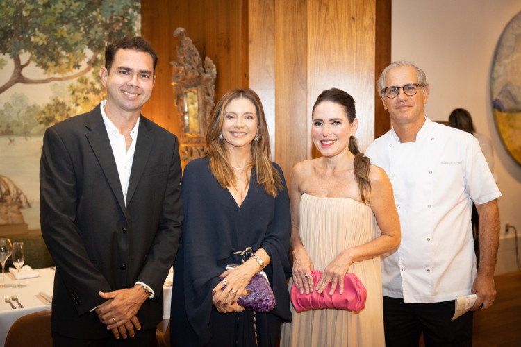 Franklin Oliveira, Emília Buarque, Águeda Muniz e André Bichucher(Foto: MANGUE AZUL/DIVULGAÇÃO)