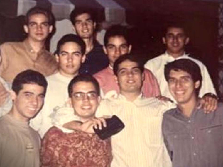 O ano era 92: Manuel Fontenele, Alcides Marinho, Eduardo Figueiredo, Alessandro, Germano Belchior, Fred Gonçalves, Leonardo Albuquerque, Cassiano Ximenes, Lúcio Vasconcelos, Raul Fontenelle e J.J.dos Santos. O grupo pretende repetir a foto(Foto: Arquivo Pessoal)