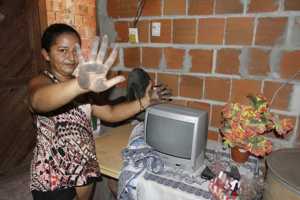 Poluição causada pela Companhia Siderúrgica do Pecém afeta Assentamento Nova Vida (Parada) em São Gonçalo do Amarante. Na foto, Rita de Oliveira, 35, ex- agricultora.(Foto: Evilázio Bezerra/O POVO em 23-07-2018)