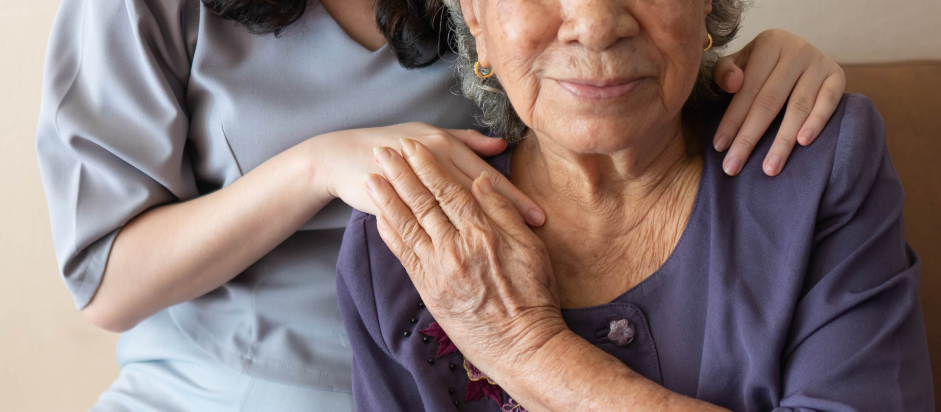 O que a estatística crava, as cenas em postos de saúde e unidades hospitalares confirmam. Quem mais leva crianças doentes às consultas? (Foto: Adobe Stock )