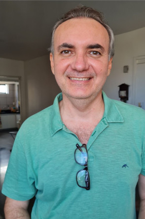 O professor Eduardo Loureiro Jr. ensina didática para alunos de todos os cursos de licenciatura(Foto: Acervo Pessoal)