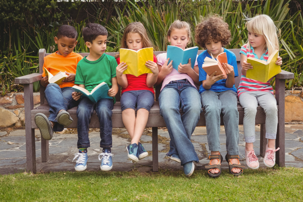 Ler na infância repercute na formação do cérebro e do hábito da leitura (Foto: Adobe Stock)