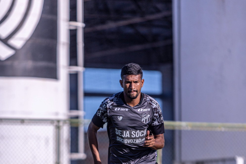 Lucas Rian, atleta do Ceará, em treinamentos em Carlos de Alencar Pinto (CAP), em Porangabuçu