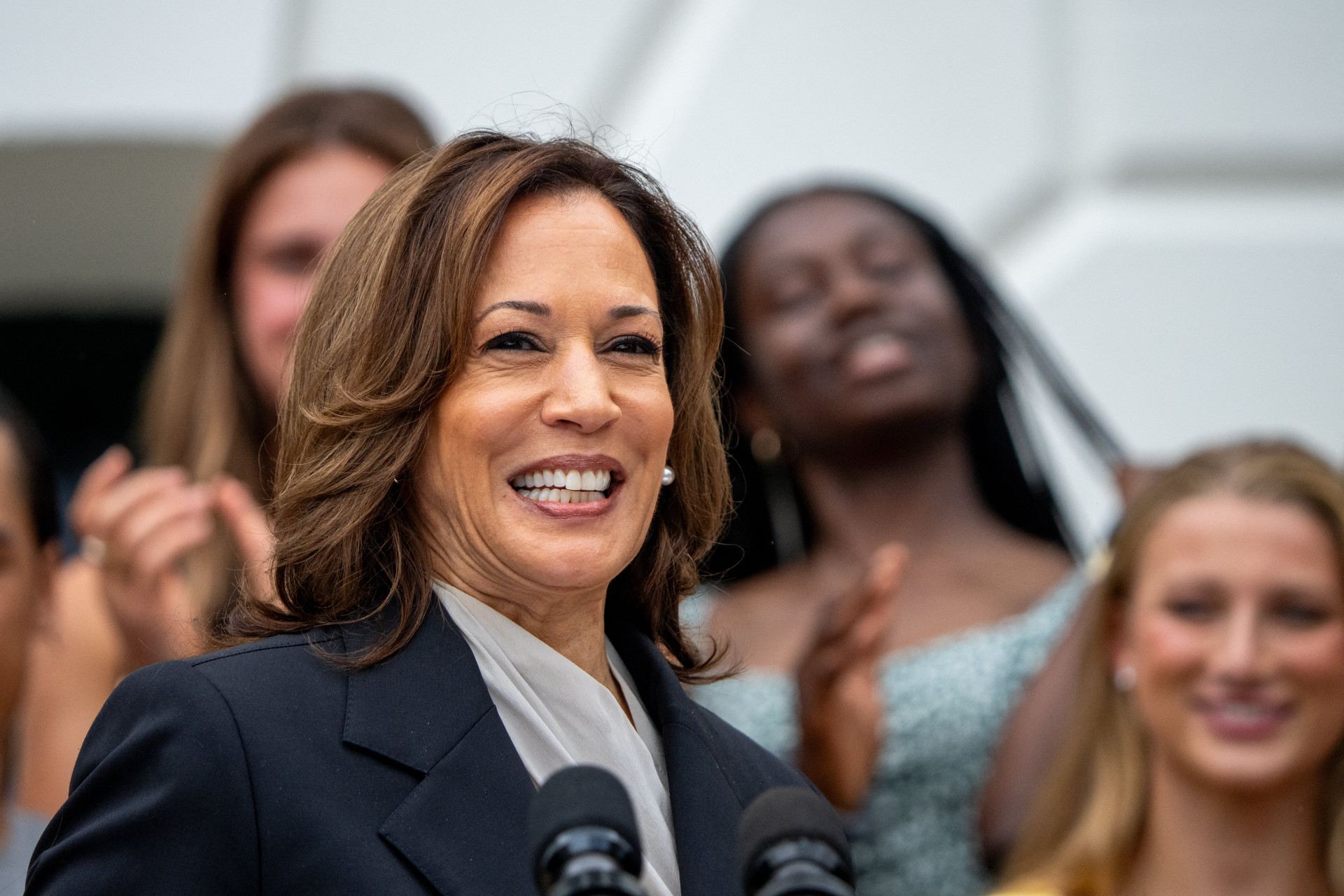 ￼KAMALA Harris é a favorita para encabeçar chapa democrata  (Foto: ANDREW HARNIK / GETTY IMAGES VIA AFP)