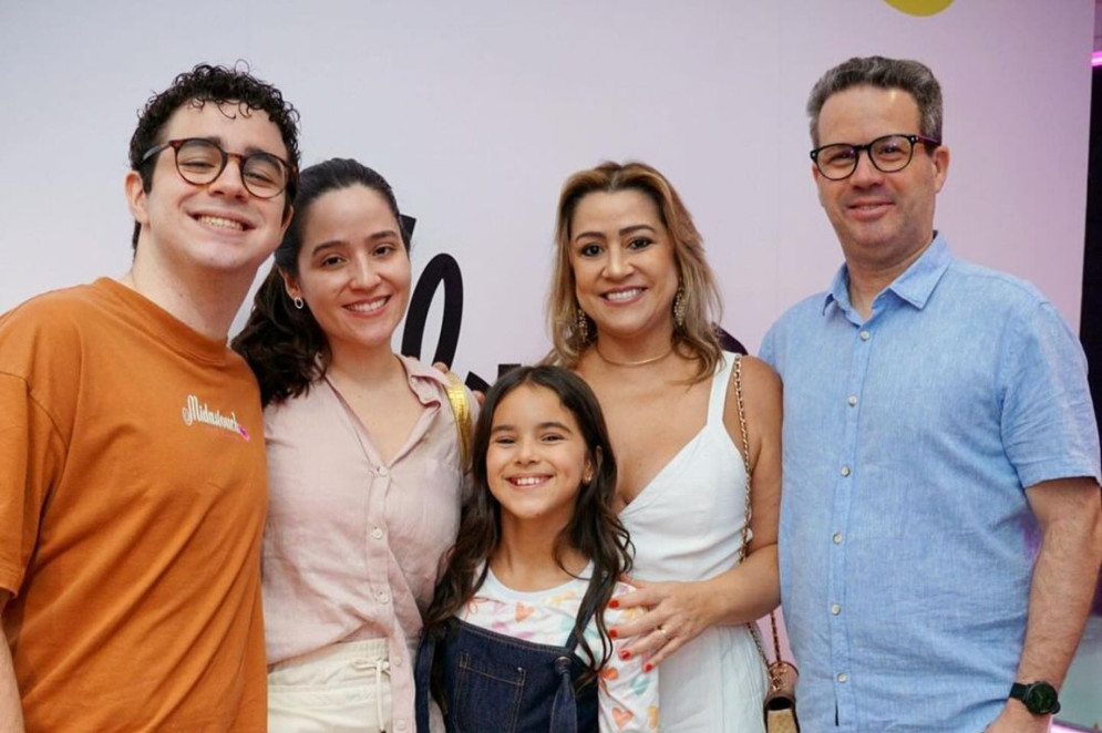 Omar Santiago, Rayla Gadelha, Ísis, Andréa Coelho e Nestor Santiago (Foto: arquivo pessoal )