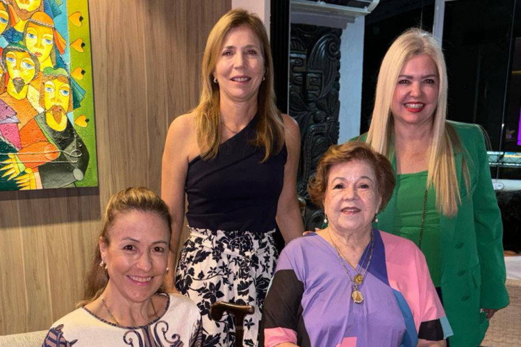  Luciana e Gláucia Martins, Cláudia Mello e Danielle Arruda Gomes(Foto: Arquivo Pessoal)