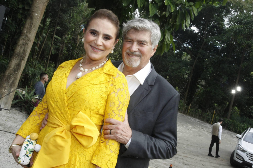 Patr&iacute;cia e Amar&iacute;lio Mac&ecirc;do: vernissage pelos 85 anos do grupo empresarial (Foto: arquivo pessoal)