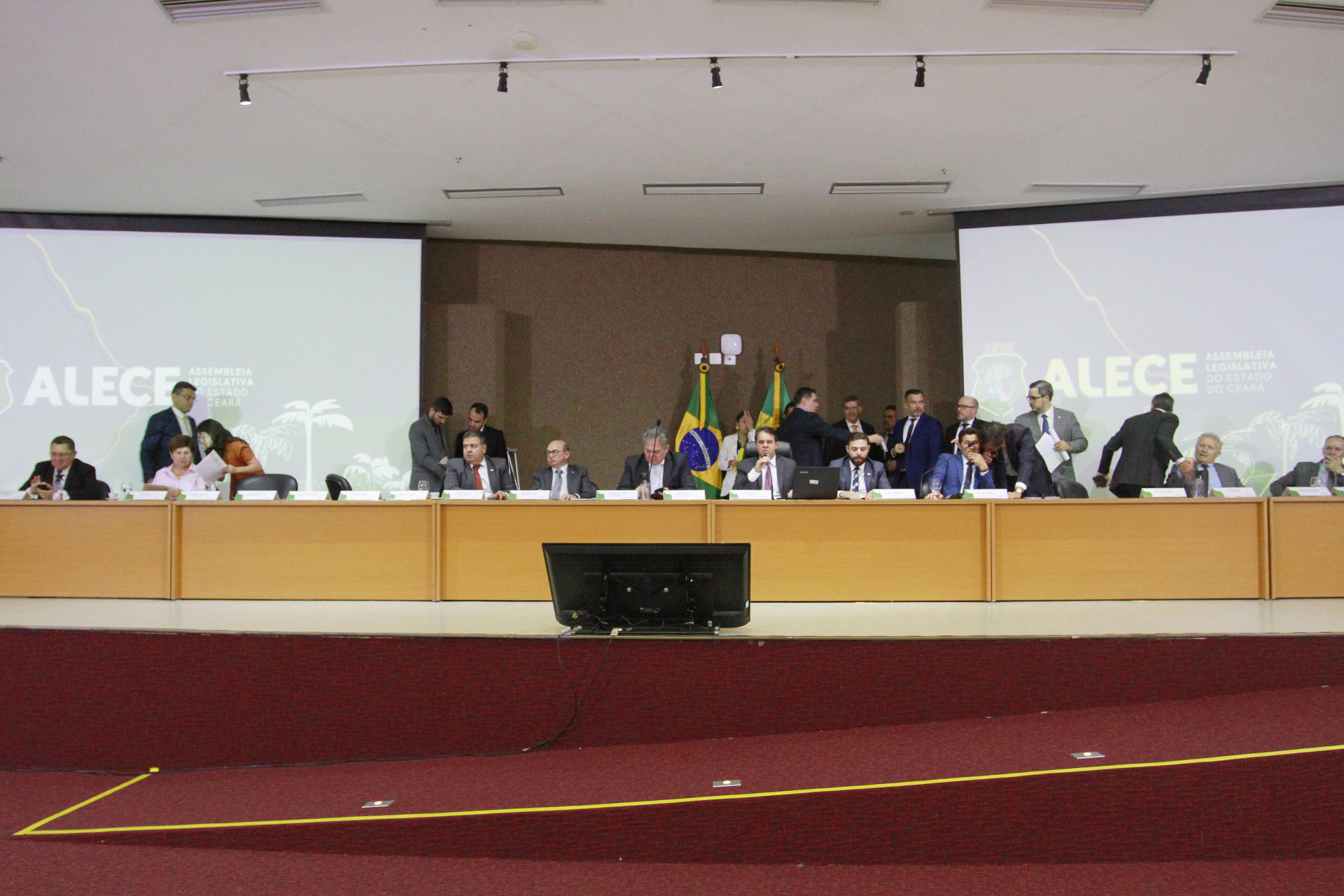 ￼SESSÃO da Alece foi pautada por debate eleitoral (Foto: Junior Pio/Alece)