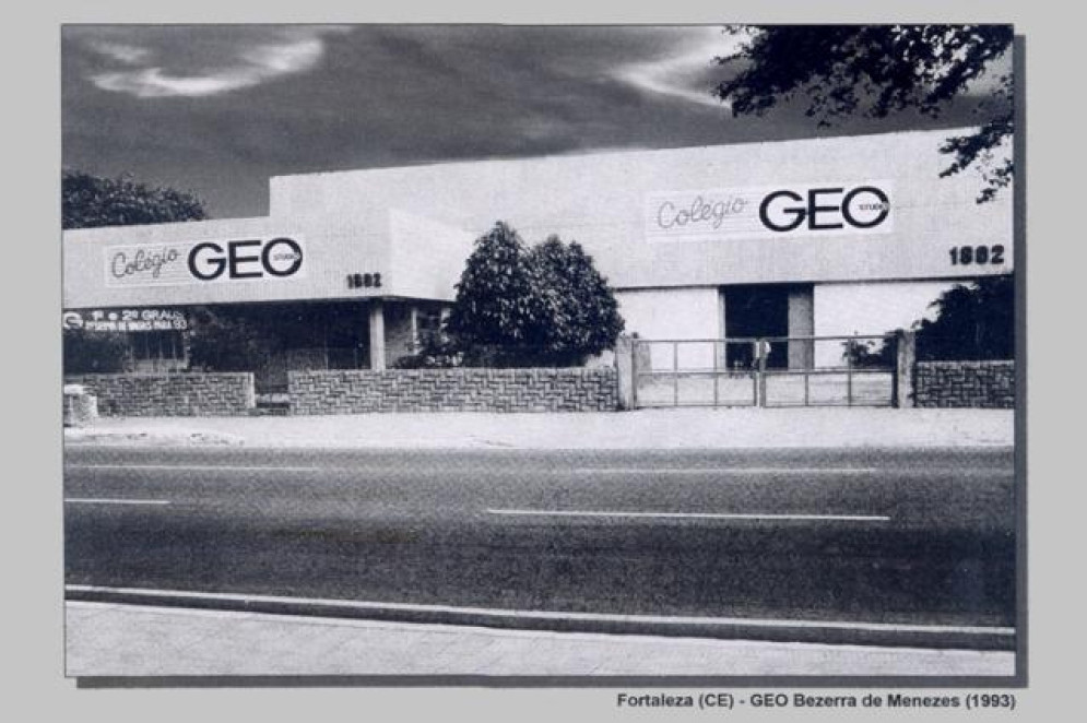 Foto do Colégio GEO na Bezerra de Meneses em 1993, posteriormente o local viraria o Colégio Master(Foto: Arquivo pessoal Nazareno Oliveira/ Colégio Master)