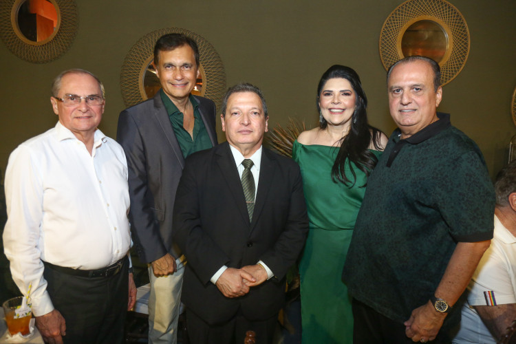 Desemb. Aberlado Benevides (Presidente do TJCE), José Martins, Desemb. Durval Maia, Sellene e Max Câmara.(Foto: JoaoFilho Tavares)