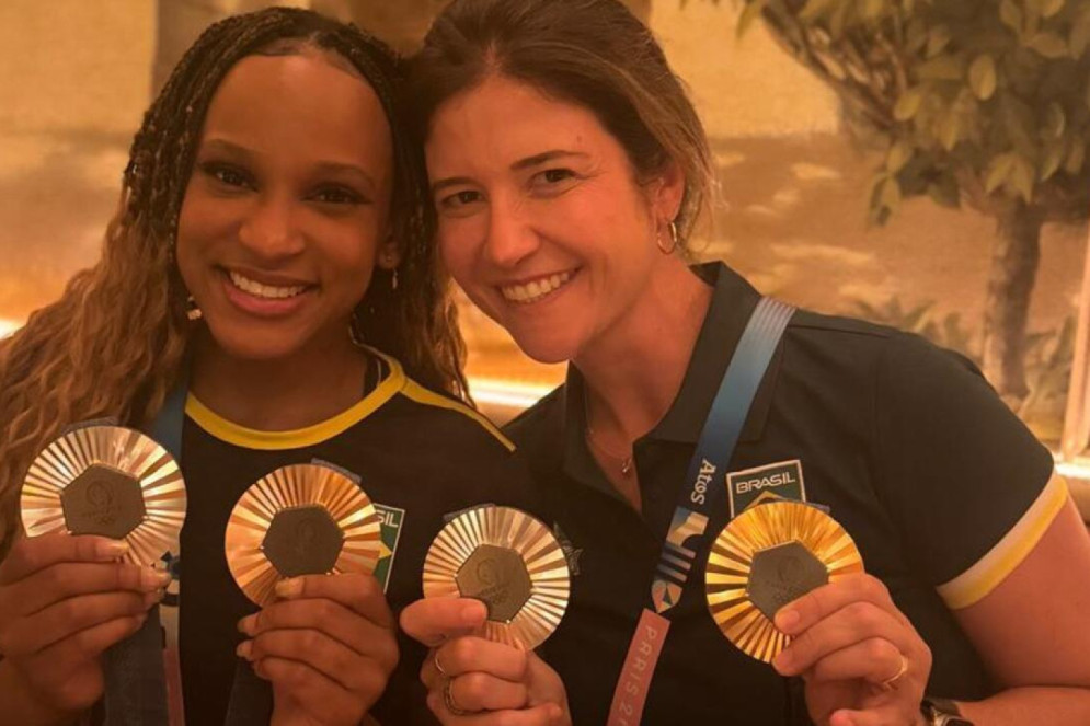 A psicóloga Aline Arias Wolff atua no COB há mais de 10 anos e esteve em Paris dando suporte ao Time Brasil durante as Olimpíadas de 2024(Foto: Aline Wolff/Acervo pessoal)