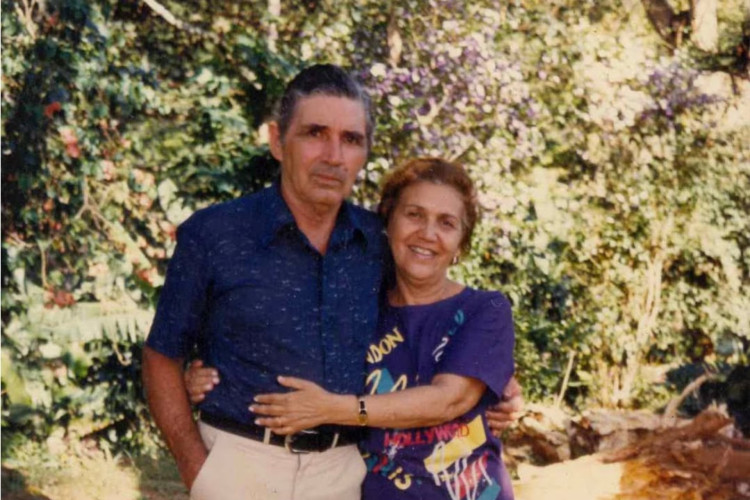 Casal Gerardo e Terezinha Farias, pais de Mônica, que administra atualmente o Sítio São Roque(Foto: Arquivo pessoal Mônica Farias/ Divulgação Sítio São Roque)