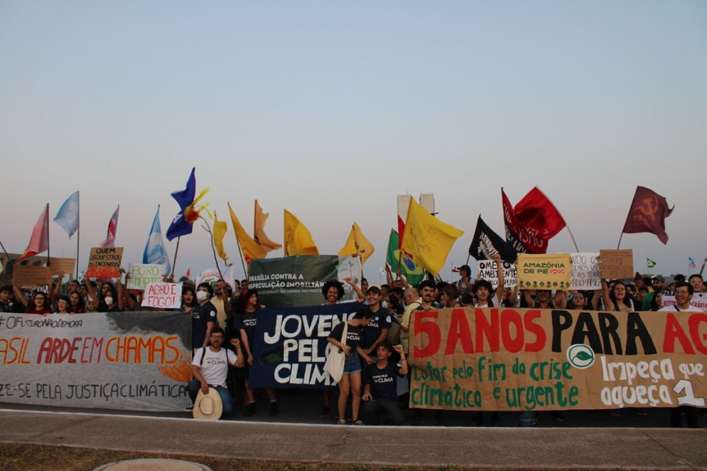 Jovens Pelo Clima realizou ato em frente ao Ministério da Agricultura(Foto: Reprodução/Instagram/@jovenspeloclimabsb)