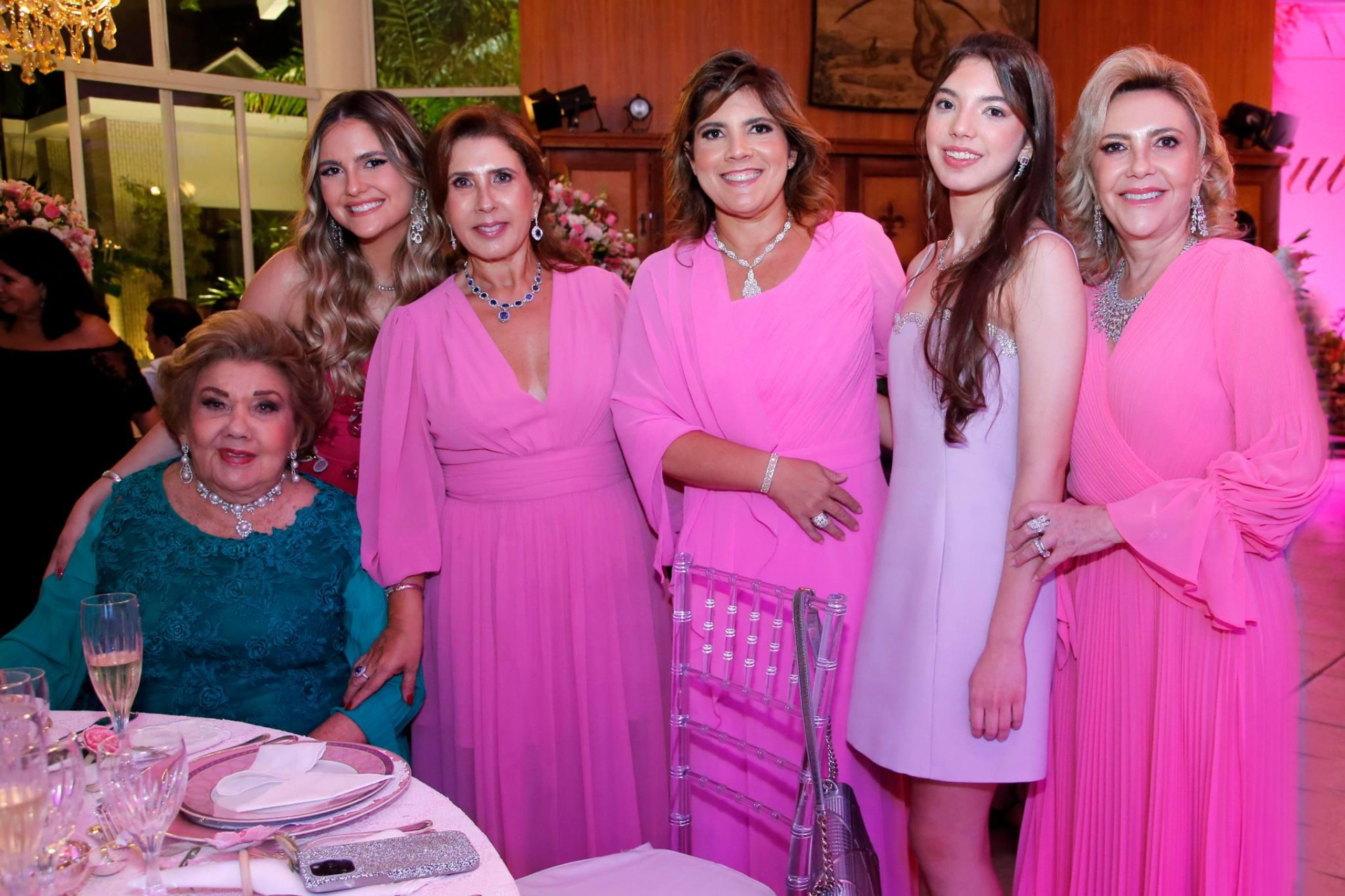 (Foto: arquivo familiar )Consuelo Dias Branco, Gabriela da Escóssia, Regina Dias Branco, Gisela e Giulia Vieira, Graça e da Escóssia