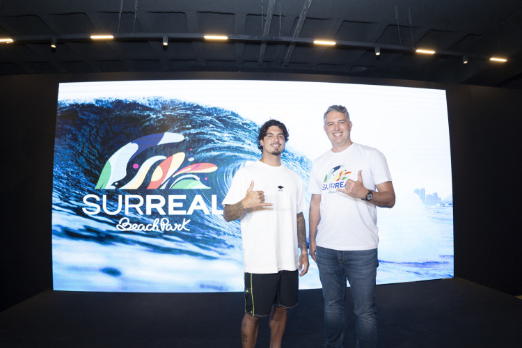 Gabriel Medina e Murilo Pascoal(Foto: Roni Vasconcelos/ Divulgação)