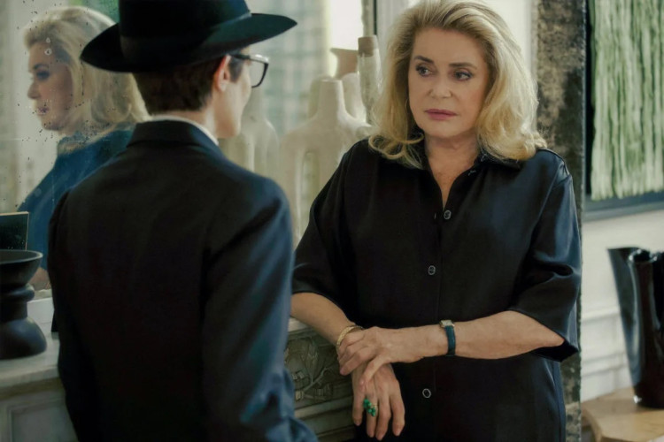 Chiara Mastroianni, filha de Catherine Deneuve e Marcello Mastroianni, vive o próprio pai em filme de Christophe Honoré(Foto: Divulgação)