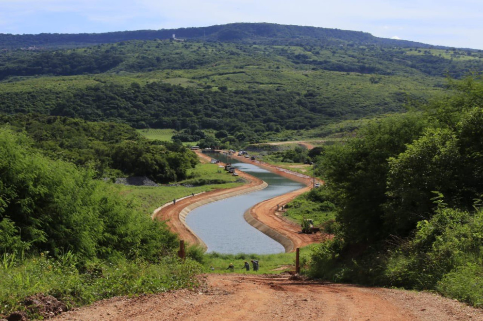 Águas da Transposição do Rio São Francisco a caminho do Cinturão das Águas, no Ceará(Foto: Nívia Uchoa/Governo do Ceará)