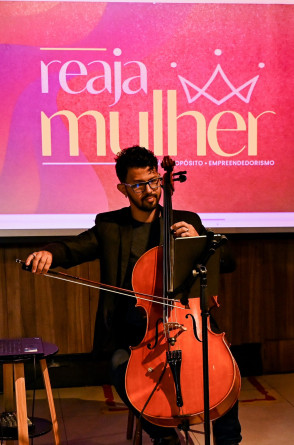 Momento musical do evento Reaja Mulher(Foto: Divulgação / Iza Coutinho)