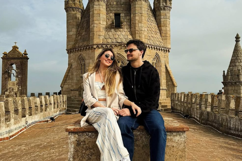 Felipe Neto e a namorada, Juliane Carvalho, 22, em Évora, Portugal(Foto: Reprodução/Instagram/@felipeneto)