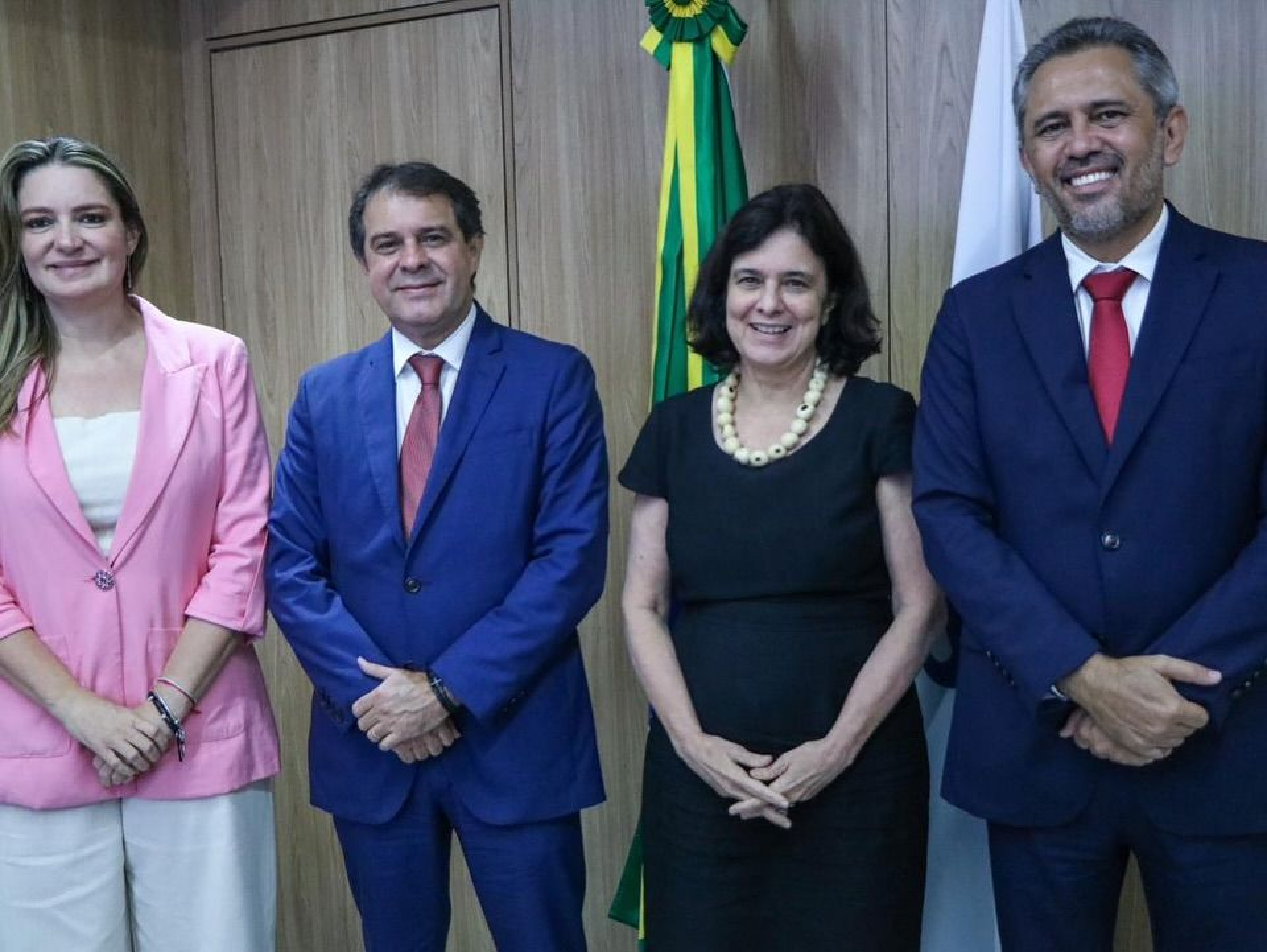 ￼PREFEITO eleito Evandro Leitão se reuniu com a ministra Nísia Trindade em Brasília (Foto: Reprodução Instagram Evandro Leitão)