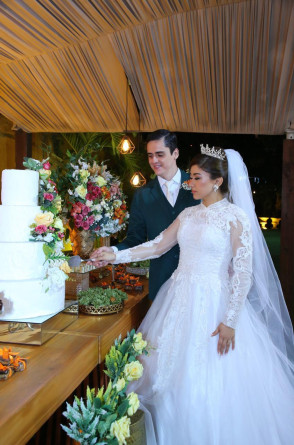 Os noivos Lucyola Alencar e Ranieri Monte(Foto: divulgação)