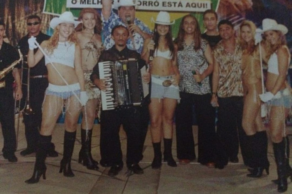 (Foto: Acervo Pessoal)Bruna Monique se apresentou como dançarina em bandas de forró na Grande Fortaleza
