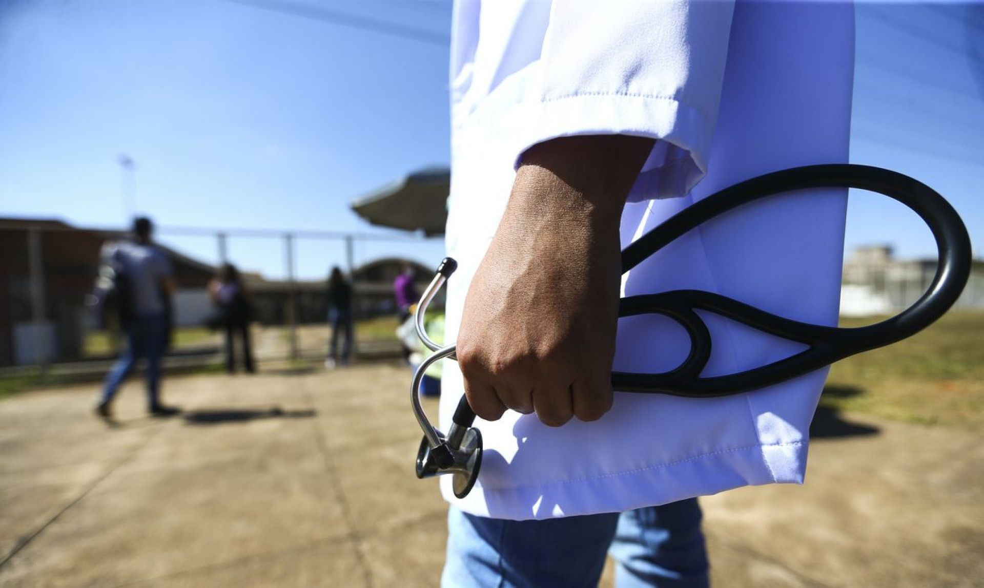 Médicos de 13 municípios do Ceará denunciam não pagamento de salários, segundo levantamento do Sindicato dos Médicos do Ceará (Foto: Marcelo Camargo/Agência Brasil)