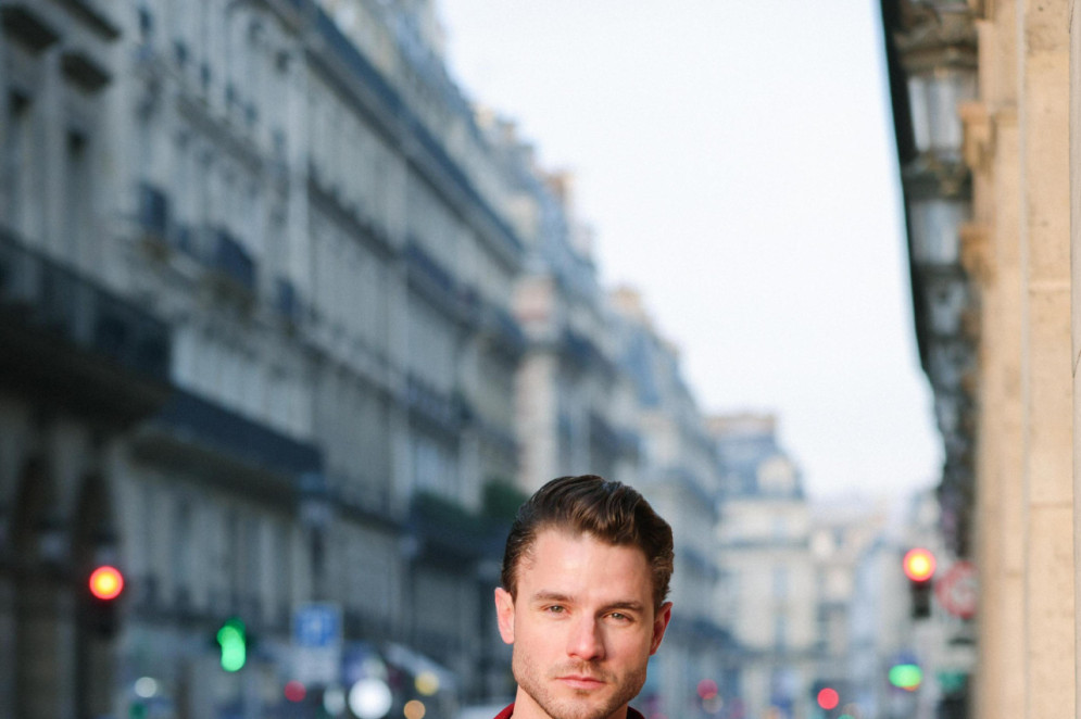 Cearense Kennedy Pinheiro em Paris para desfile da Louis Vuitton  (Foto: Higor Blanco/ Divulgação )