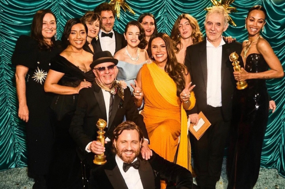 Elenco do filme Emilia Pérez durante cerimônia do Globo de Ouro(Foto: Reprodução/ Instagram @karsiagascon)