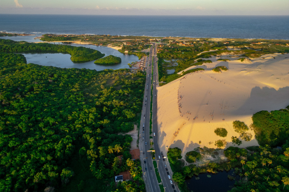 &Aacute;rea de Preserva&ccedil;&atilde;o Ambiental (APA) da Sabiaguaba e Parque Municipal das Dunas da Sabiaguaba foram criados em 2006, mas seguem enfrentando fragmenta&ccedil;&atilde;o, expans&atilde;o imobili&aacute;ria e turismo insustent&aacute;vel(Foto: FCO FONTENELE)