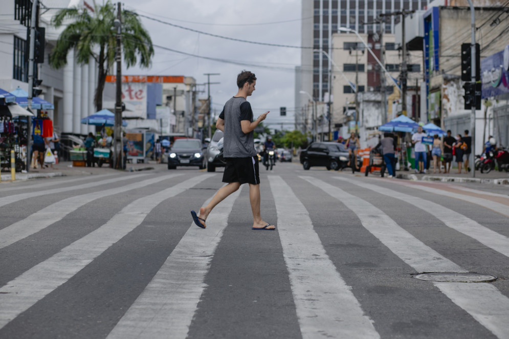 Campanhas de conscientização ensinam até a usar a faixa de pedestres adequadamente(Foto: Aurelio Alves)