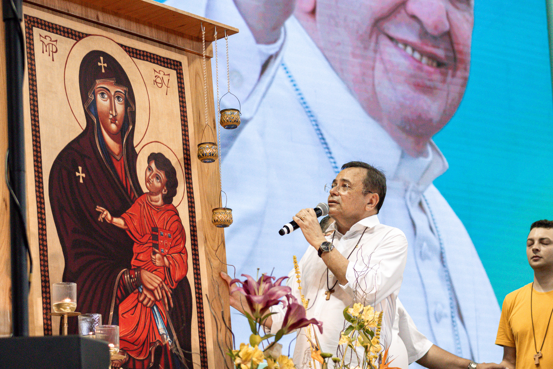 Papa Francisco une oração de fieis por saúde 