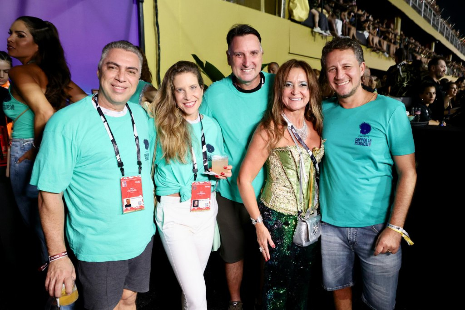 (Foto: Lucas Teixeira / RT Fotografia/ Divulgação)Eduardo Secco, Pedro Guimarães e Alessandra Pirotelli no Camarote Cafe de La Musique na Sapucaí 
