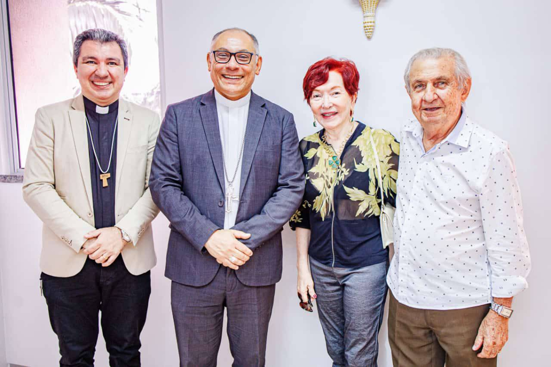 Pe. Vanderlúcio, dom Gregório, Eneida e Álvaro Correia (Foto: arquivo pessoal)
