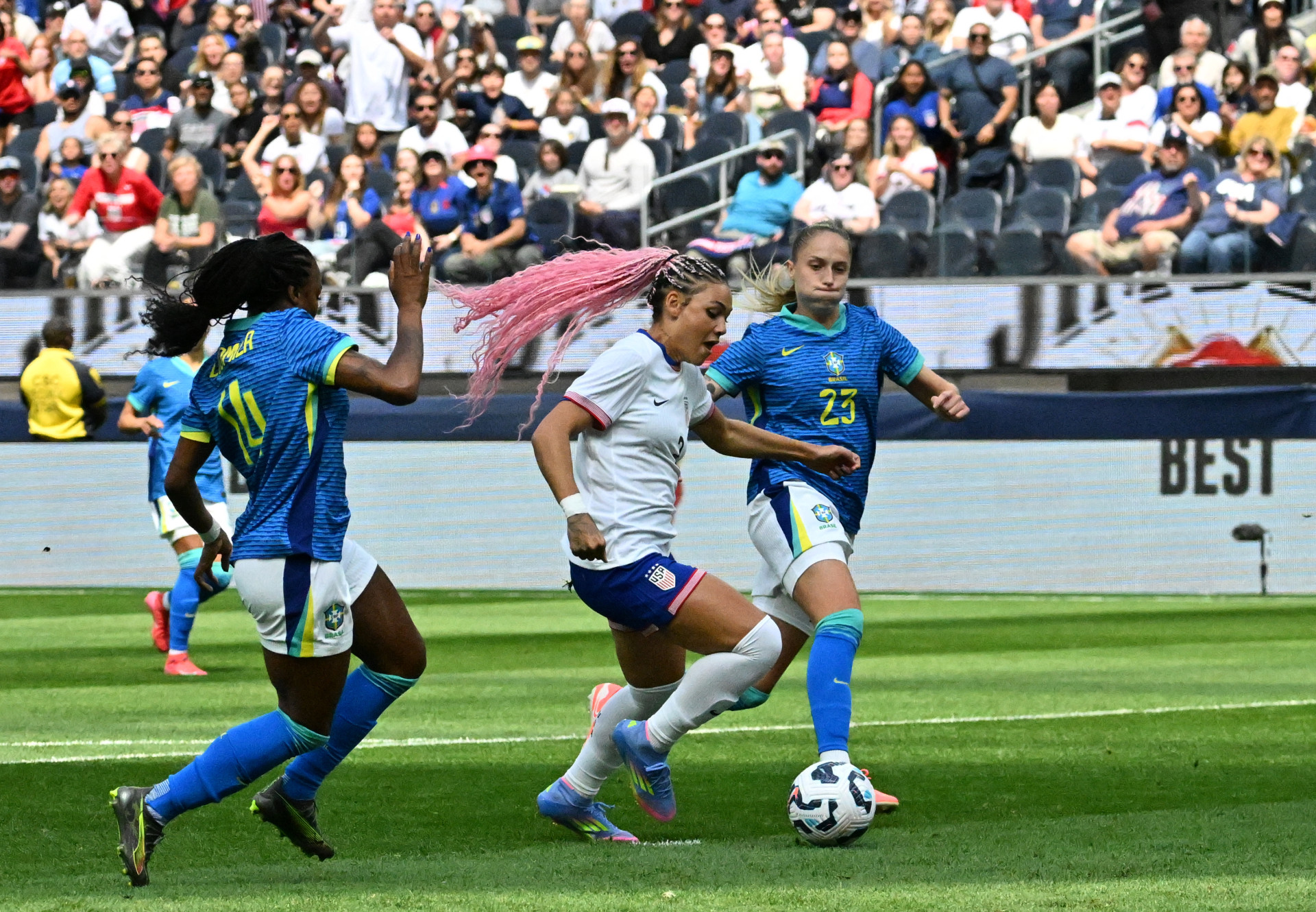Norte-americanas foram superiores nos 90 minutos
 (Foto: ROBYN BECKAFP)